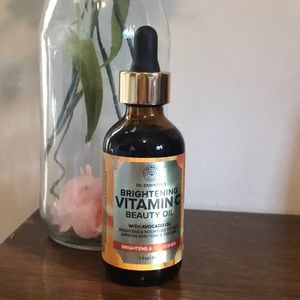 Brightening vitamin C oil
